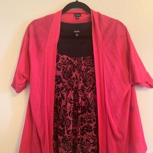 Sleeveless blouse and short sleeve sweater